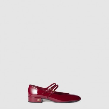 미우미우 여성 버클 장식 페이턴트 가죽 슬링백 펌프스 - Miu Miu Buckle