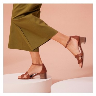 에르메스 여성 카멜 산토리니 - Hermes Womens Camel Sandal 