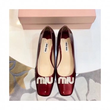 Miumiu 2019 Ladies Leather Middle-heel Pumps 