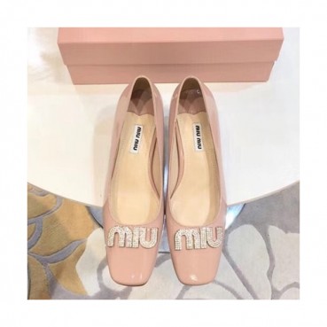 Miumiu 2019 Ladies Leather Middle-heel Pumps 