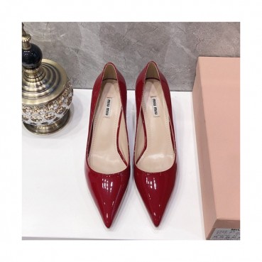 Miumiu 2019 Ladies Leather Middle-heel Pumps 