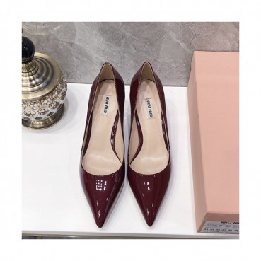 Miumiu 2019 Ladies Leather Middle-heel Pumps 