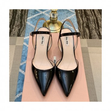Miumiu 2019 Ladies Leather Middle-heel Slingback 