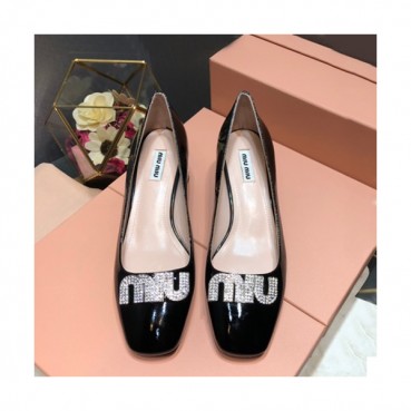 Miumiu 2019 Ladies Leather Middle-heel Pumps 