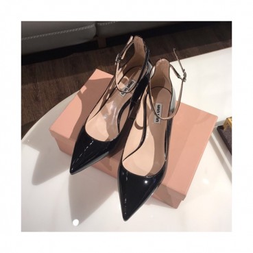 Miumiu 2019 Ladies Leather Middle-heel Slingback
