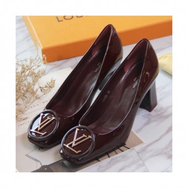 Louis Vuitton 2019 Womens Initial Metal Logo Patent Middle-heel Pumps 