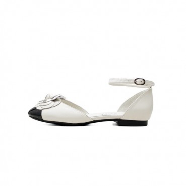 샤넬 여성 까멜리아 화이트 샌들 - Chanel Womens White Sandals 