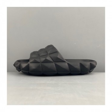 발렌티노 남성 모던 블랙 슬리퍼 - Mens Black Slippers 