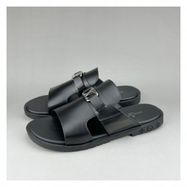 루이비통 남성 이니셜 블랙 슬리퍼 - Mens Black Slippers 