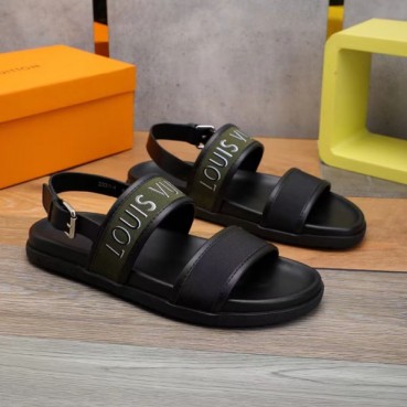2023 루이비통 남성 이니셜 블랙 슬리퍼 - Mens Black Slippers 