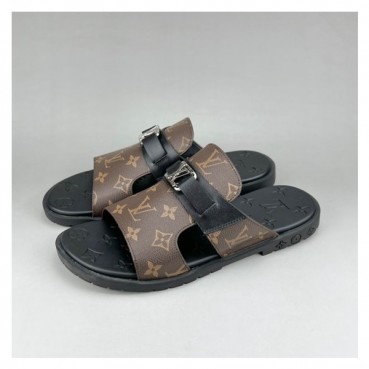 루이비통 남성 이니셜 브라운 슬리퍼 - Mens Brown Slippers 