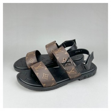 루이비통 남성 이니셜 브라운 슬리퍼 - Mens Brown Slippers 