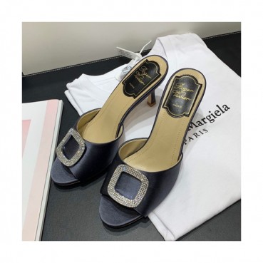 Roger Vivier 2019 Ladies Silk Middle-heel Slipper 