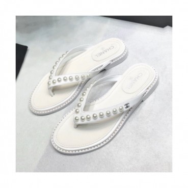 Chanel 2019 Women's CC Logo Embellished Pearl Leather Slipper - 샤넬 여성 CC로고 진주 장식 레더 슬리퍼 Cnl0137x.Size(220 