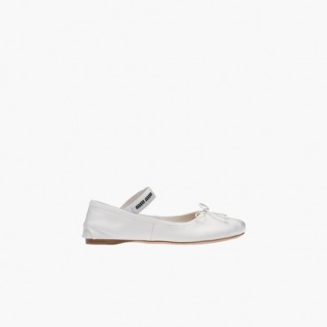미우미우 새틴 발레리나 화이트 【매장120만원대】 - Miumiu Womens White Plats 