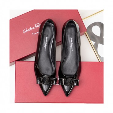 Salvatore Ferragamo 2021 Women's Leather Flat - 페라가모 2021 여성용 레더 플렛,Size(225