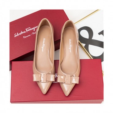 Salvatore Ferragamo 2021 Women's Leather Flat - 페라가모 2021 여성용 레더 플렛,Size(225