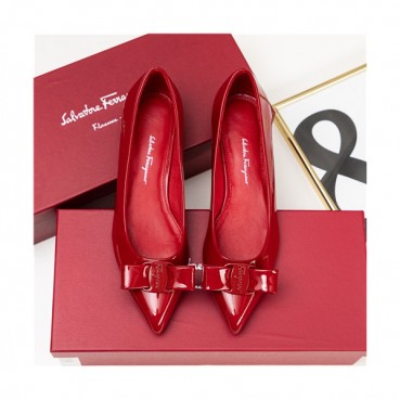 Salvatore Ferragamo 2021 Women's Leather Flat - 페라가모 2021 여성용 레더 플렛,Size(225