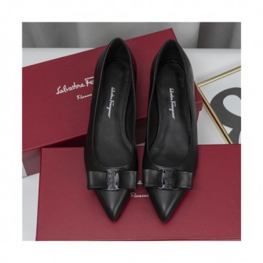 Salvatore Ferragamo 2021 Women's Leather Flat - 페라가모 2021 여성용 레더 플렛,Size(225