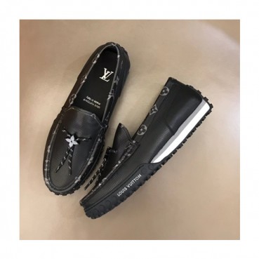 루이비통 남성 모노그램 블랙 로퍼 - Mens Black Loafer 