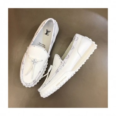 루이비통 남성 모노그램 화이트 로퍼 - Mens White Loafer 