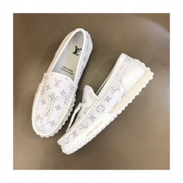루이비통 남성 모노그램 화이트 로퍼 - Mens White Loafer 