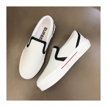 버버리 남성 빈티지 화이트 로퍼 - Mens White Loafer 
