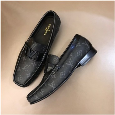 루이비통 남성 클래식 블랙 로퍼 - Mens Black Loafer 