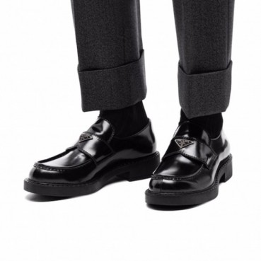프라다 남성 로고 블랙 로퍼 - Mens Black Loafer 