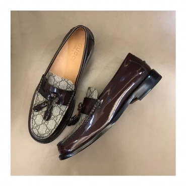 구찌 남성 테슬 브라운 로퍼 - Mens Brown Loafer 