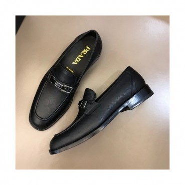 프라다  남성 레더 로퍼 Size(240 - 275) 블랙 