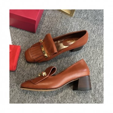 Valentino 2019 Ladies Tassel Metal Logo Middle Heel Loafer - 발렌티노 2019 여성용 태슬 메탈 로고 미들힐 로퍼 VTS0024.Size(225 