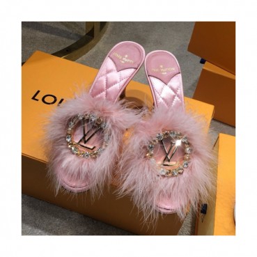 Louis Vuitton 2019 Womens Madeleine Strass Initial Metal Logo Per Bloafer - 루이비통 여성 스트라스 이니셜 메탈 로고 퍼 블로퍼 Lou0959x.Size(225 