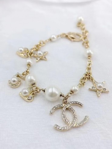 Chanel 2024 Ladies Bangle - 샤넬 2024 여성용 팔찌 ACC0429.(옐로우골드)