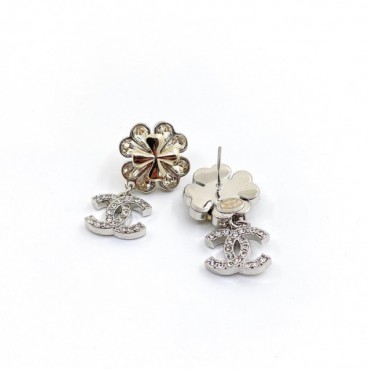 샤넬 여성  화이트 골드 이어링 - Chanel Womens White Gold Earring 