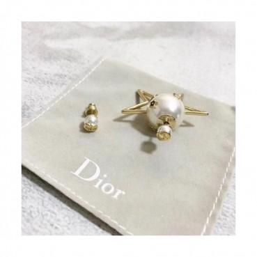 Dior  Yellow Gold  Earring - 디올  여성용 18k도금 옐로우 골드 귀걸이