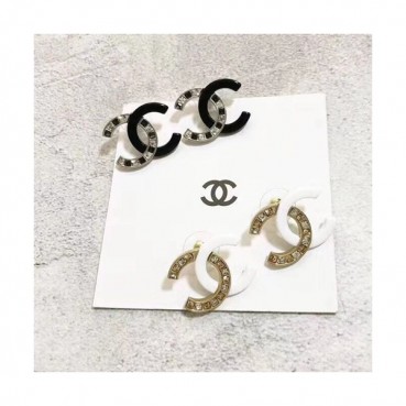 CHANEL  Yellow Gold  Earring - 샤넬  여성용 18k도금 옐로우 골드 귀걸이 2색(화이트,블랙)