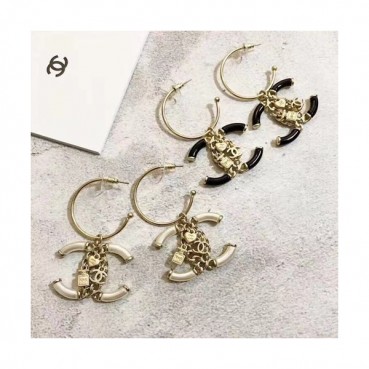 CHANEL  Yellow Gold  Earring - 샤넬  여성용 18k도금 옐로우 골드 귀걸이 2색(화이트,블랙)