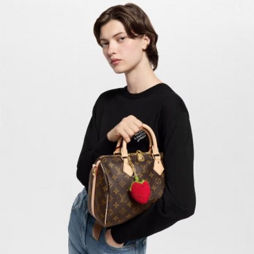 루이비통 남/녀 베리리셔스 크로셰 백 참 - Louis vuitton Unisex Berrylicious Crochet Bag Charm 