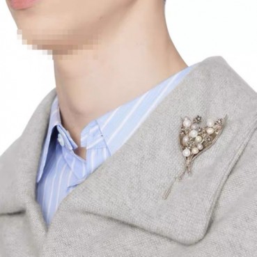 입생로랑 여성 골드 브로치 - Saint Laurent Womens Gold Brooch 