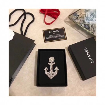 CHANEL White Gold  Brooch - 샤넬  여성용 18k도금 화이트 골드 브로치