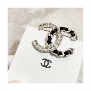 CHANEL White Gold  Brooch - 샤넬  여성용 18k도금 화이트 골드 브로치
