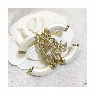 CHANEL  Yellow Gold  Brooch - 샤넬  여성용 18k도금 옐로우 골드 브로치