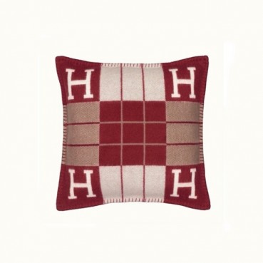 에르메스 이니셜 버건디 쿠션 - Hermes Initial Burgundy Cushion 
