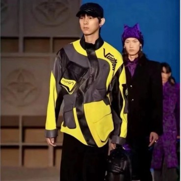 루이비통 남성 옐로우 자켓 - Louis vuitton Mens Yellow Jackets 