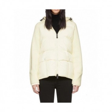 Moncler   Womens Patch Logo Modern Duck Down Short Padding White - 몽클레어 2021 여성 패치 로고 모던 덕다운 숏패딩 Moc02275x Size(s 