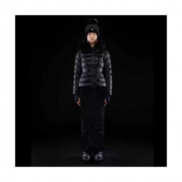 Moncler 2019 Womens Patch Logo Modern Duck Down Short Padding - 몽클레어 2019 여성 패치 로고 모던 덕다운 숏패딩 Moc01033x.Size(s 