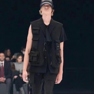 지방시 남성 캐쥬얼 블랙 베스트 - Mens Black Vest 