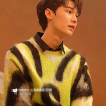 지방시 남성 모던 크루넥 그린 니트  - Mens Green Knits 