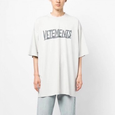 베트멍 남/녀 베이지 반팔 티셔츠 - Vetements Unisex Beige Tshirts 